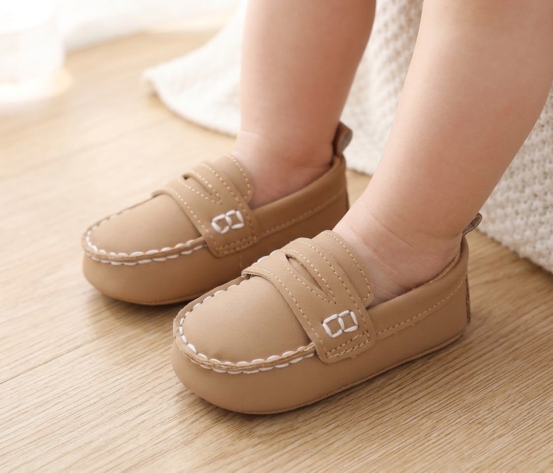 Baby Moccasins Shoes
Sizes: 0-6/6-12/12-18 - Image 2