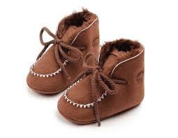 faux-fur lined suede baby booties with a tie-up drawstring closure
Sizes:0-6